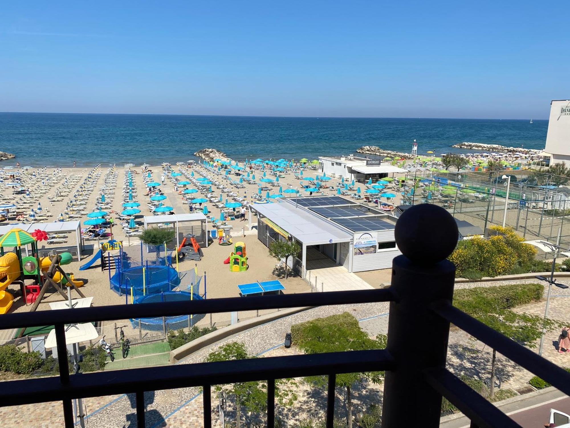Residence Roxy Misano Adriatico Exterior photo